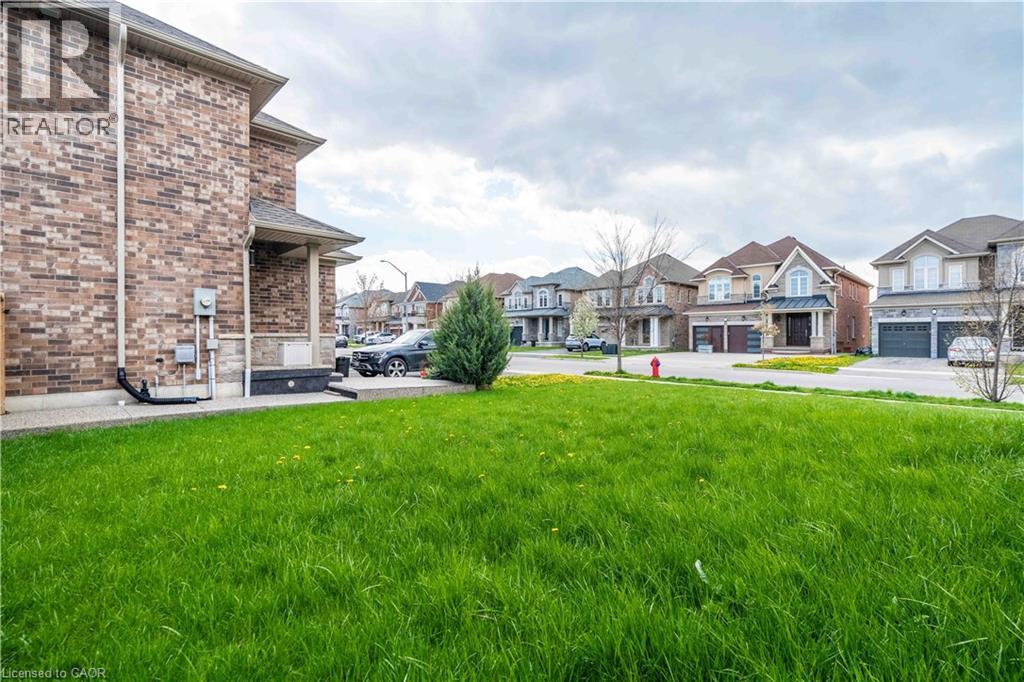 3 NARBONNE Crescent - 46