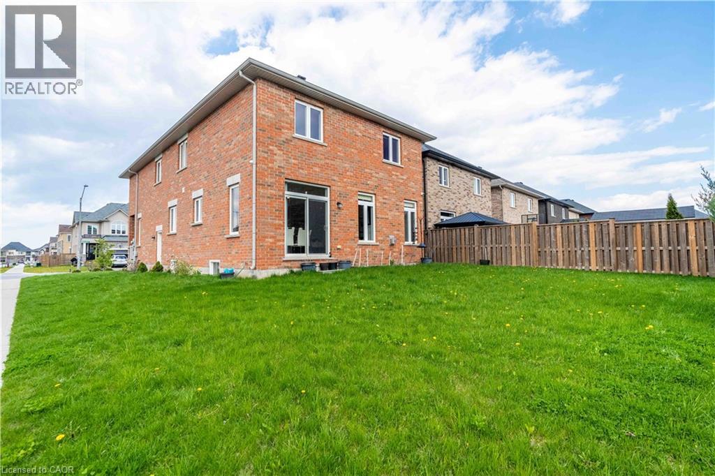 3 NARBONNE Crescent - 44