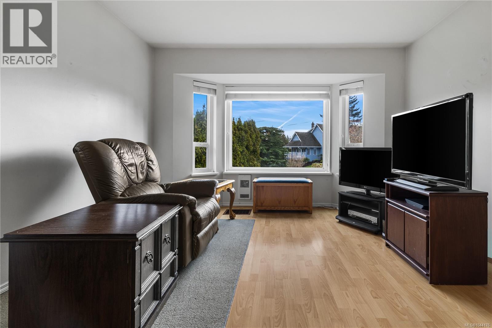 1674 Aspen Way - Image 3