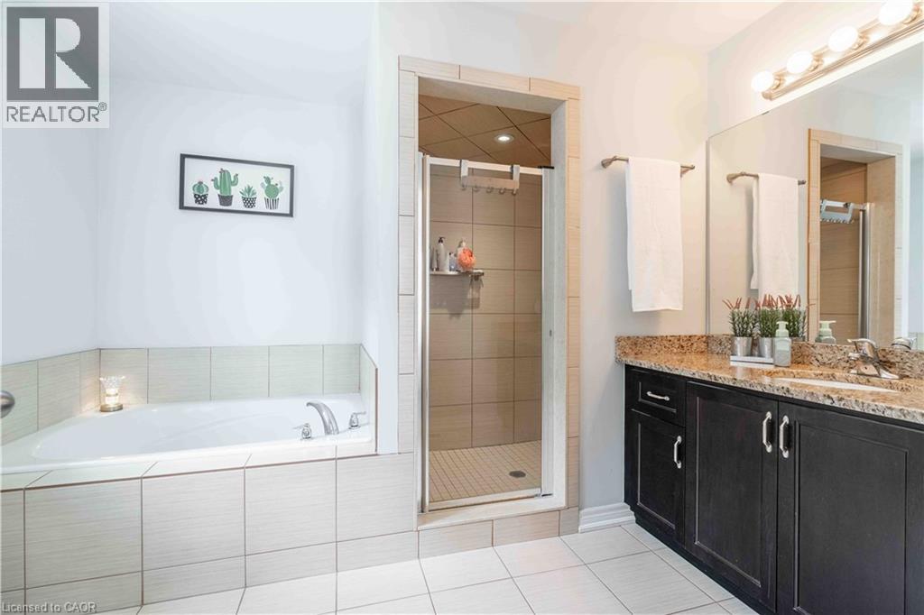 3 NARBONNE Crescent - 30