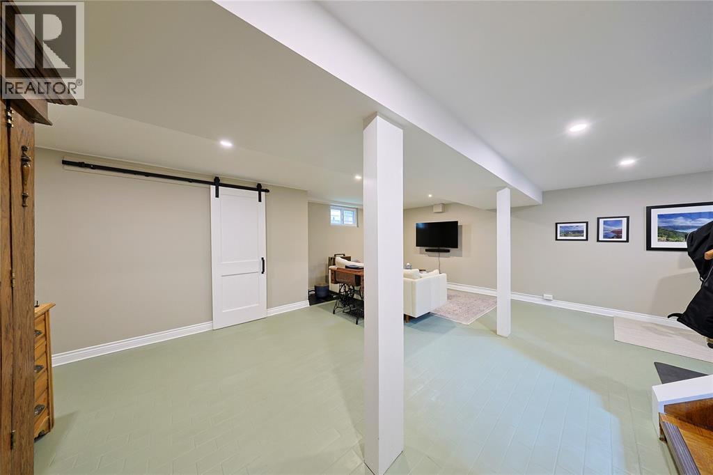 335 RUSSELL STREET - Image 16