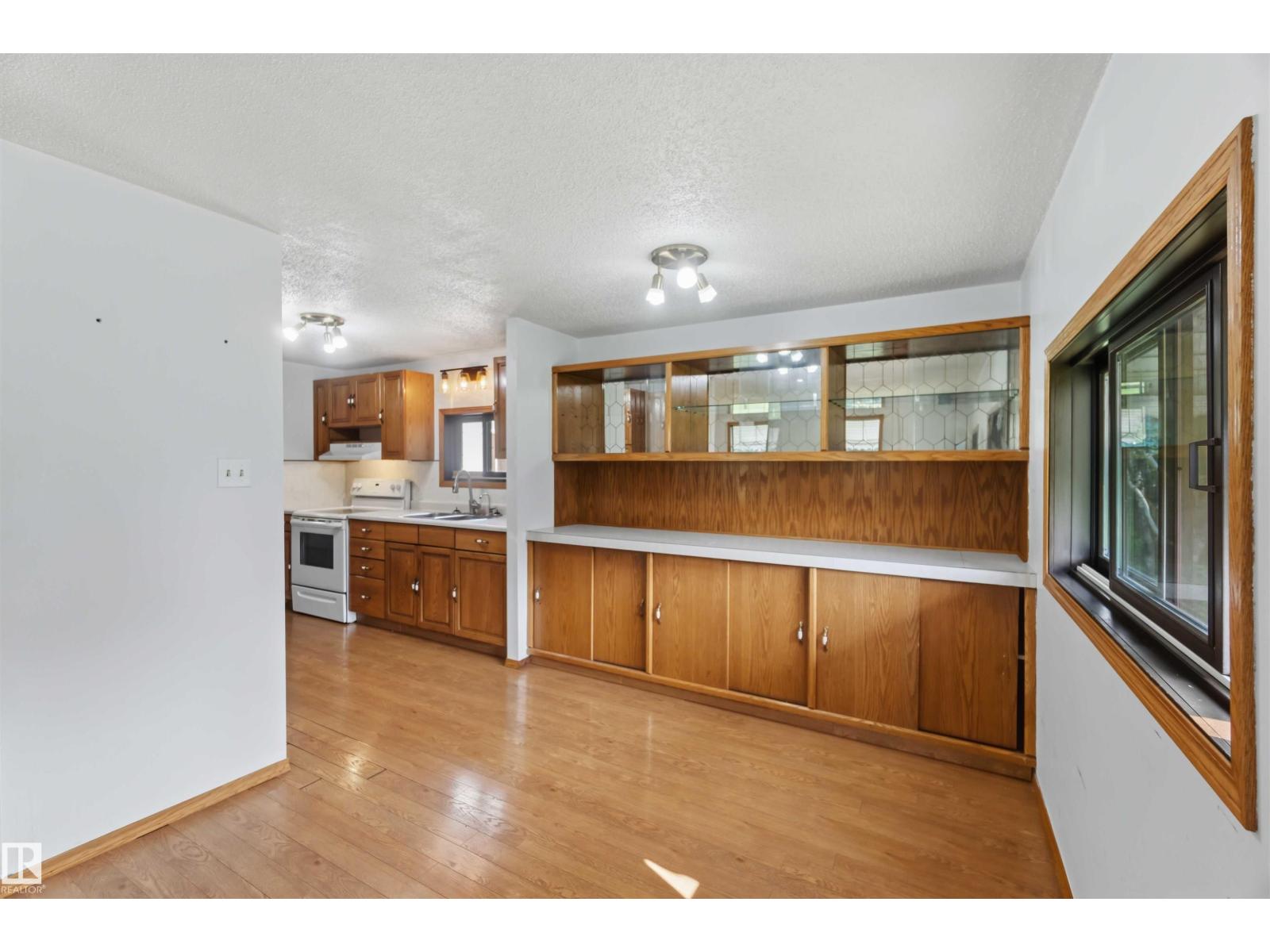 21512 Township Road 584 - 11