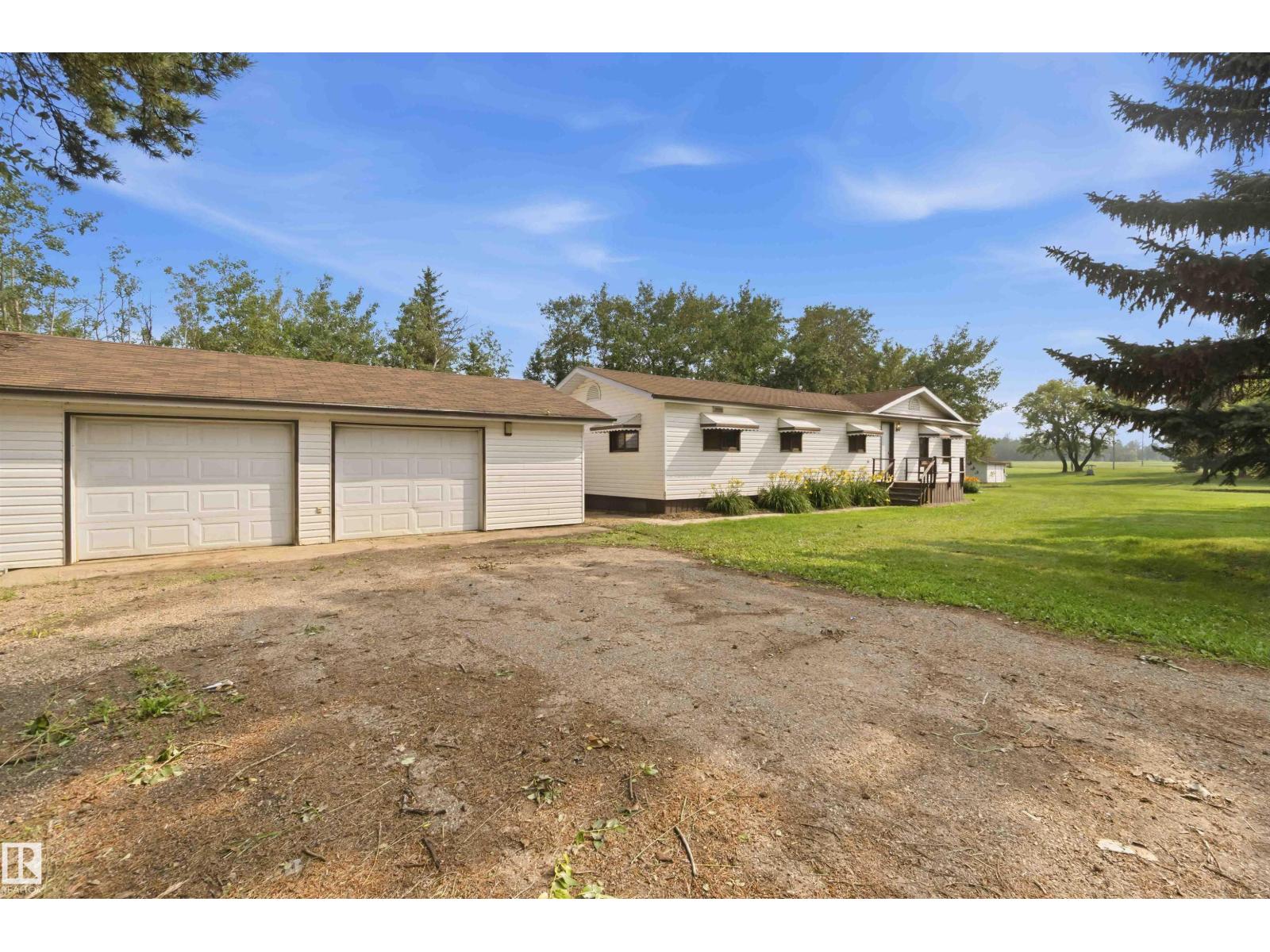21512 Township Road 584 - 2