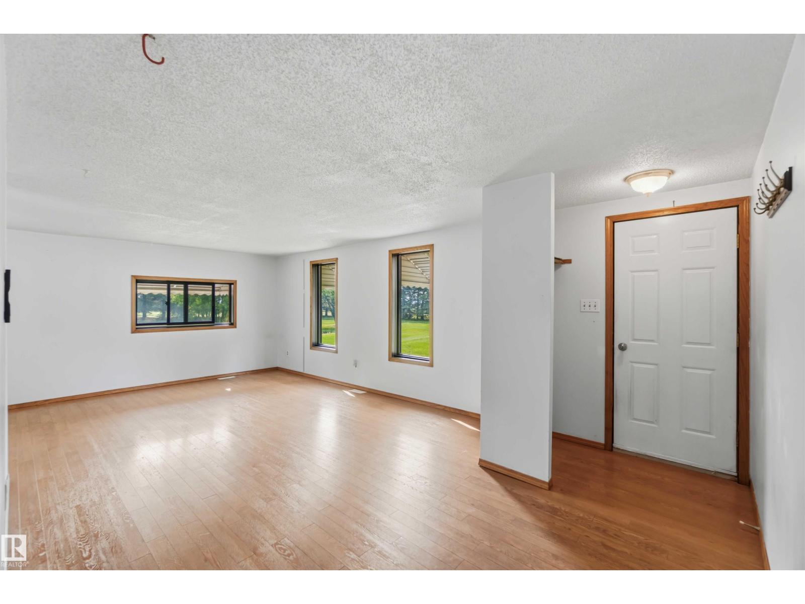 21512 Township Road 584 - Image 4