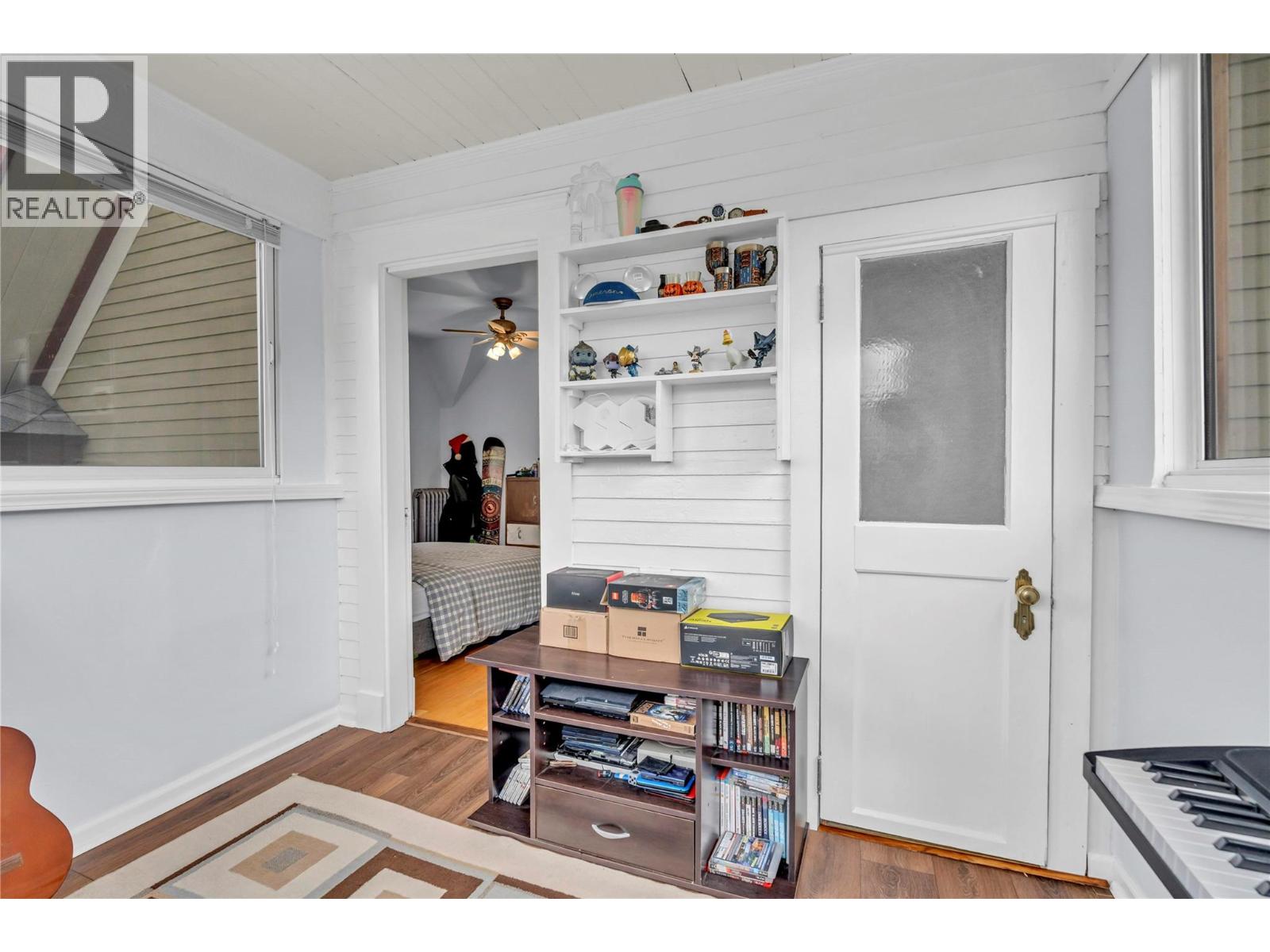 494 Young Street - 36