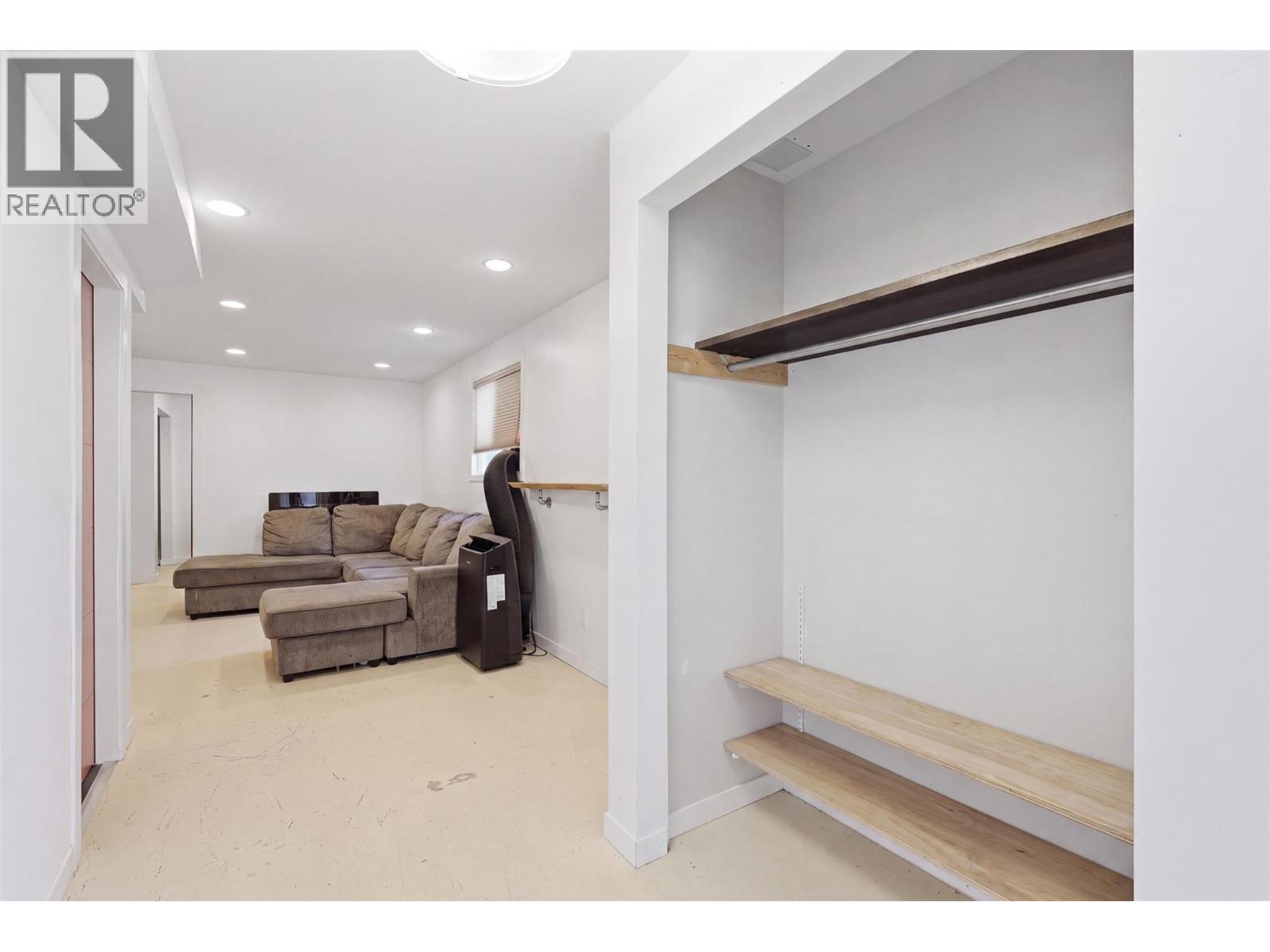 1820/1822 Gellrich Avenue - Image 36