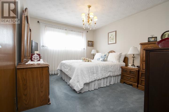 170 Laronde AVE - 33