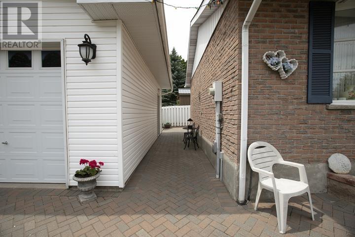 170 Laronde AVE - 5