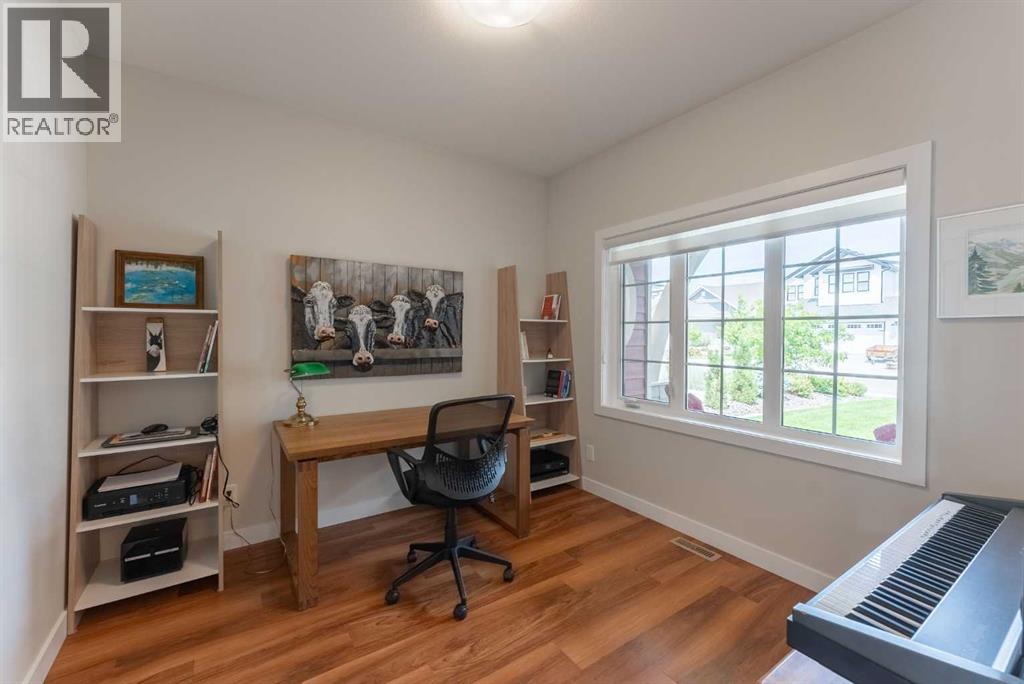 1060 Caledonia Place W - Image 21