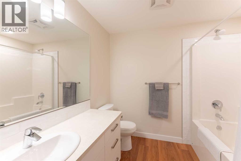 1060 Caledonia Place W - Image 31