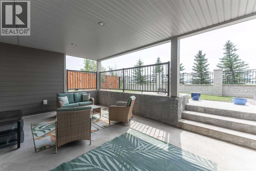 1060 Caledonia Place W - Image 34