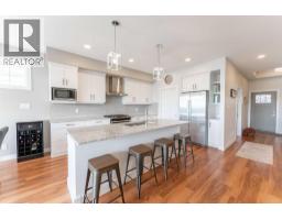 1060 Caledonia Place W - photo 11
