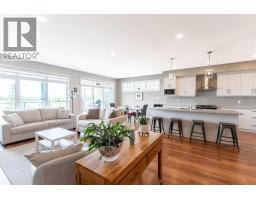 1060 Caledonia Place W - photo 13