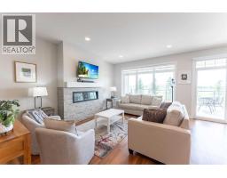 1060 Caledonia Place W - photo 14