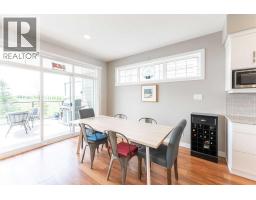1060 Caledonia Place W - photo 16