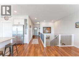 1060 Caledonia Place W - photo 23