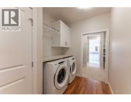 1060 Caledonia Place W - photo 25
