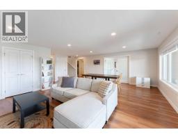 1060 Caledonia Place W - photo 28
