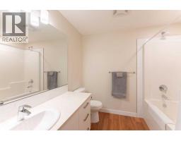 1060 Caledonia Place W - photo 31