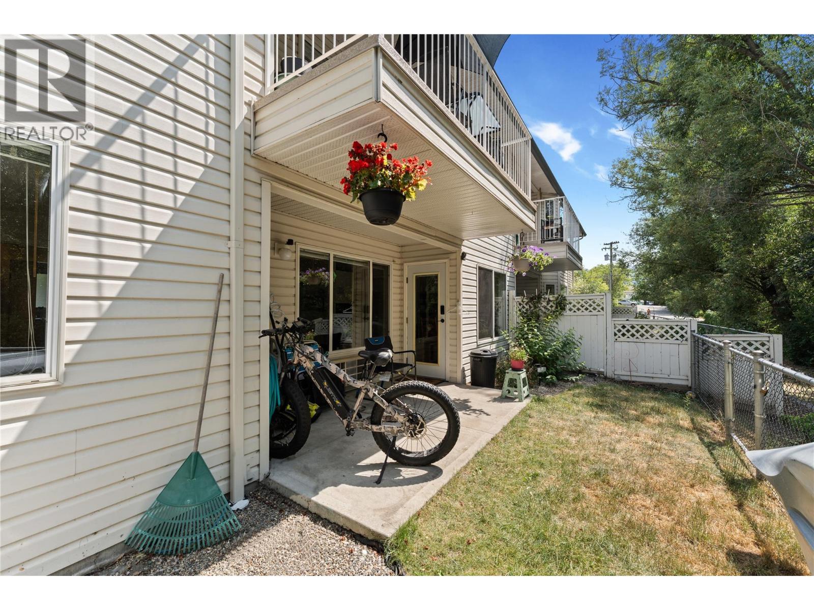 #8 602 Browne Road - 27