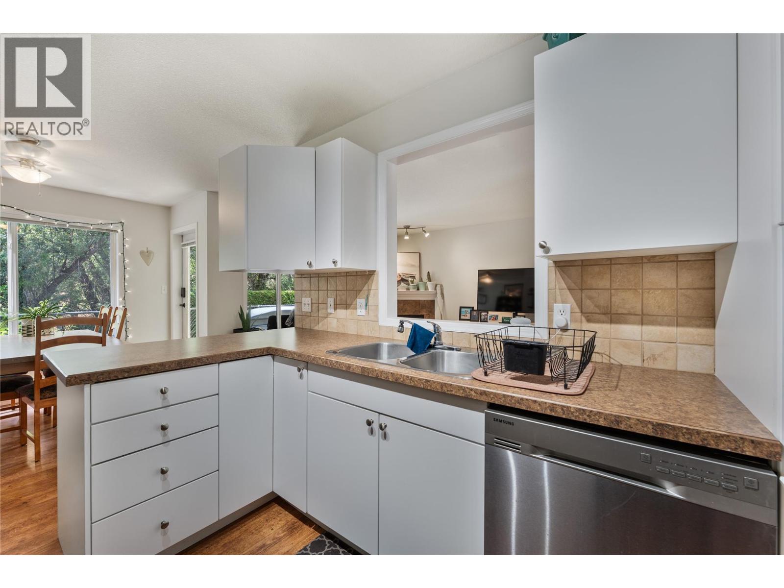#8 602 Browne Road - 3