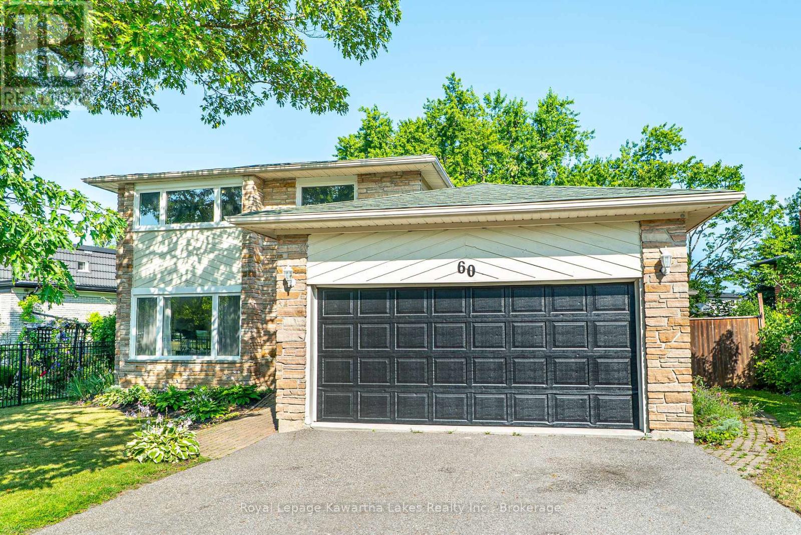 60 SANDERLING CRESCENT - 1