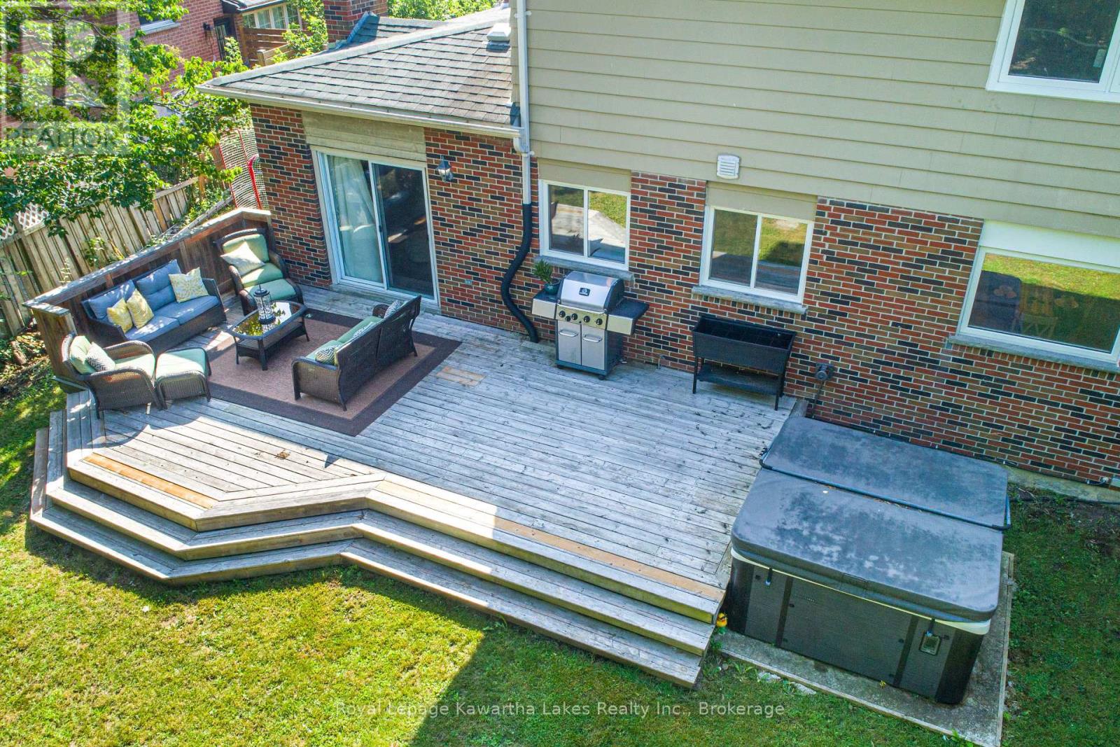 60 SANDERLING CRESCENT - 37