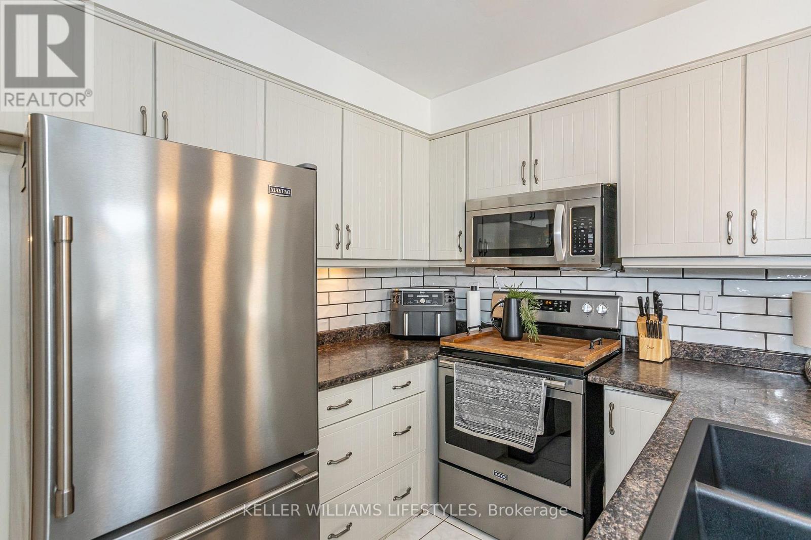 212 BEXHILL CLOSE - 16