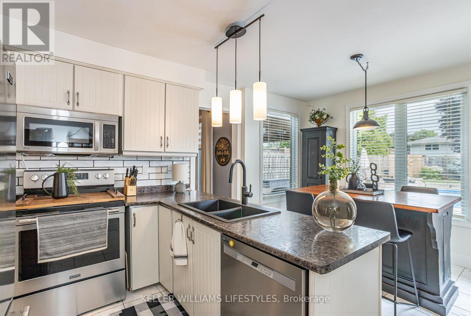 212 BEXHILL CLOSE - 17