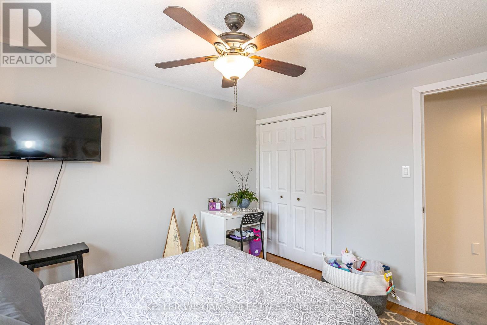 212 BEXHILL CLOSE - 28
