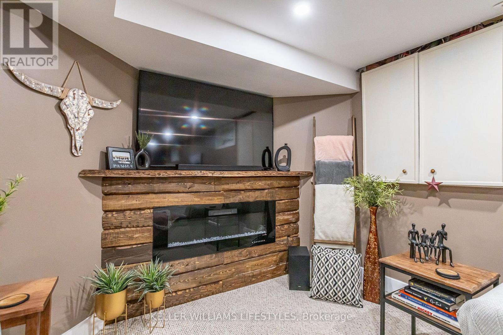 212 BEXHILL CLOSE - 34