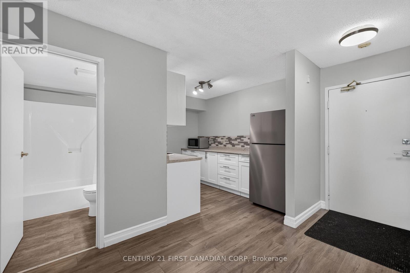 #222 15 JACKSWAY CRESCENT - 14