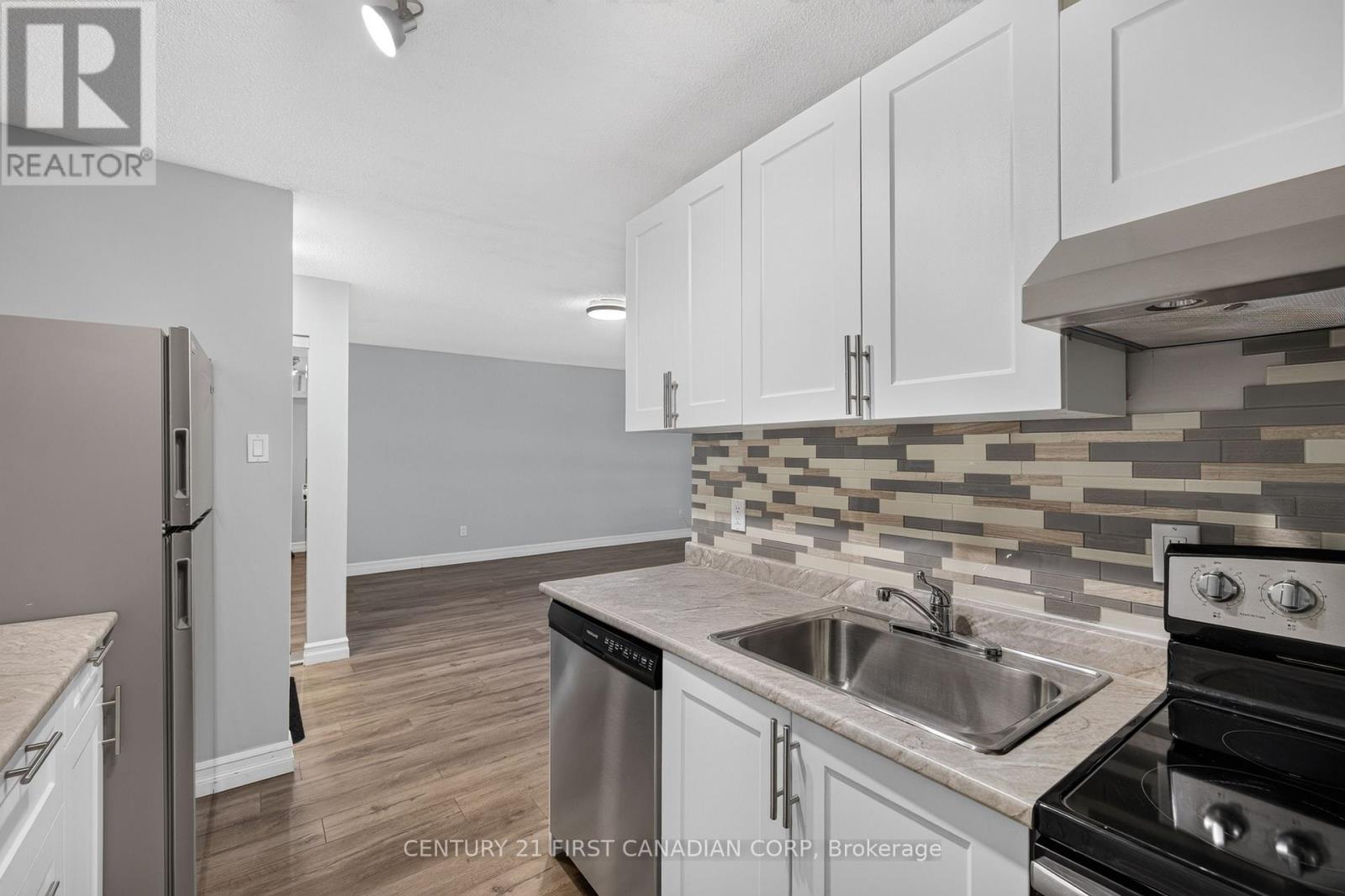 #222 15 JACKSWAY CRESCENT - 19