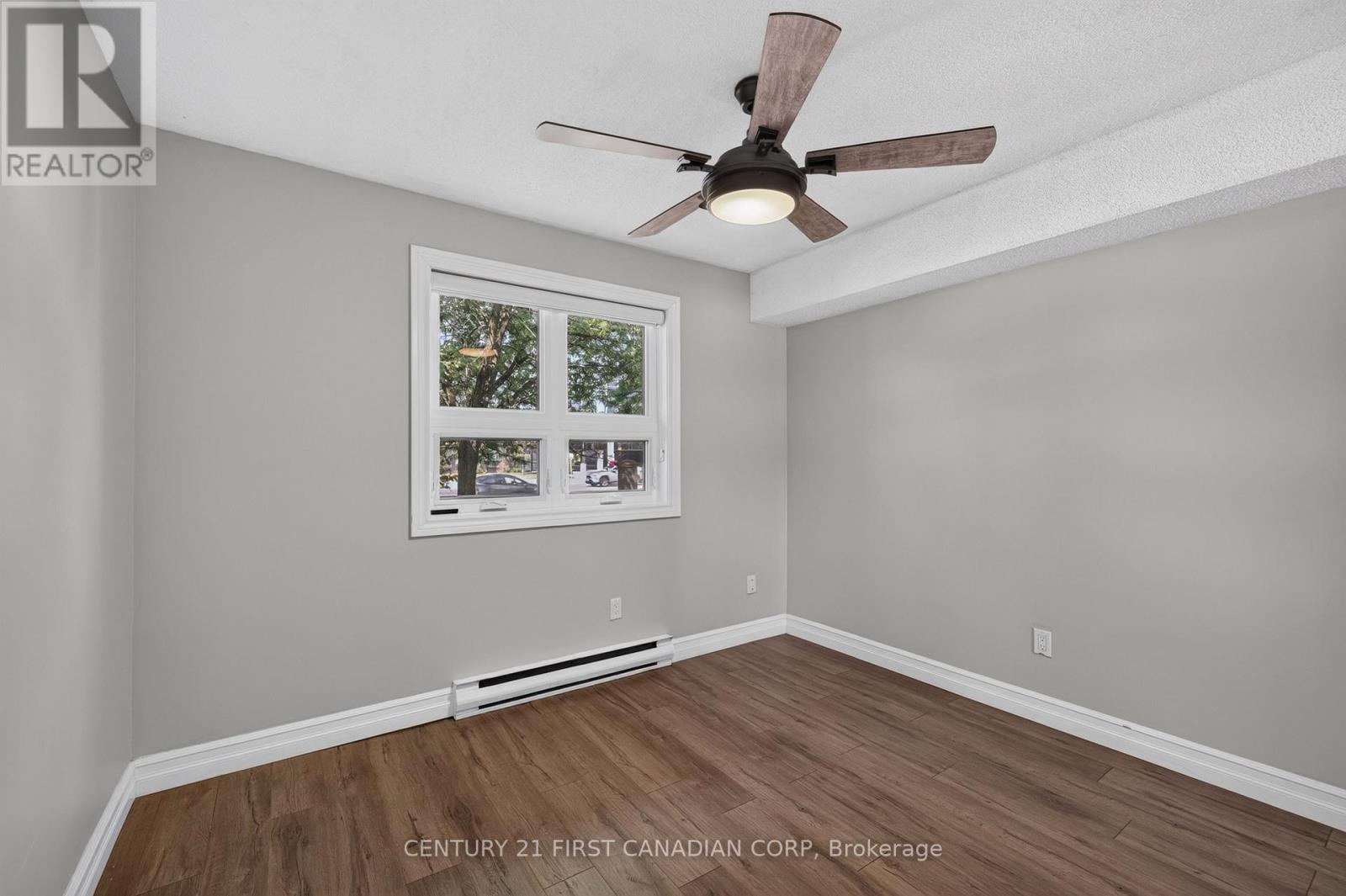 #222 15 JACKSWAY CRESCENT - 22