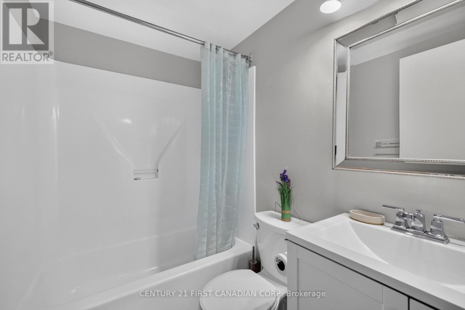 #222 15 JACKSWAY CRESCENT - 25