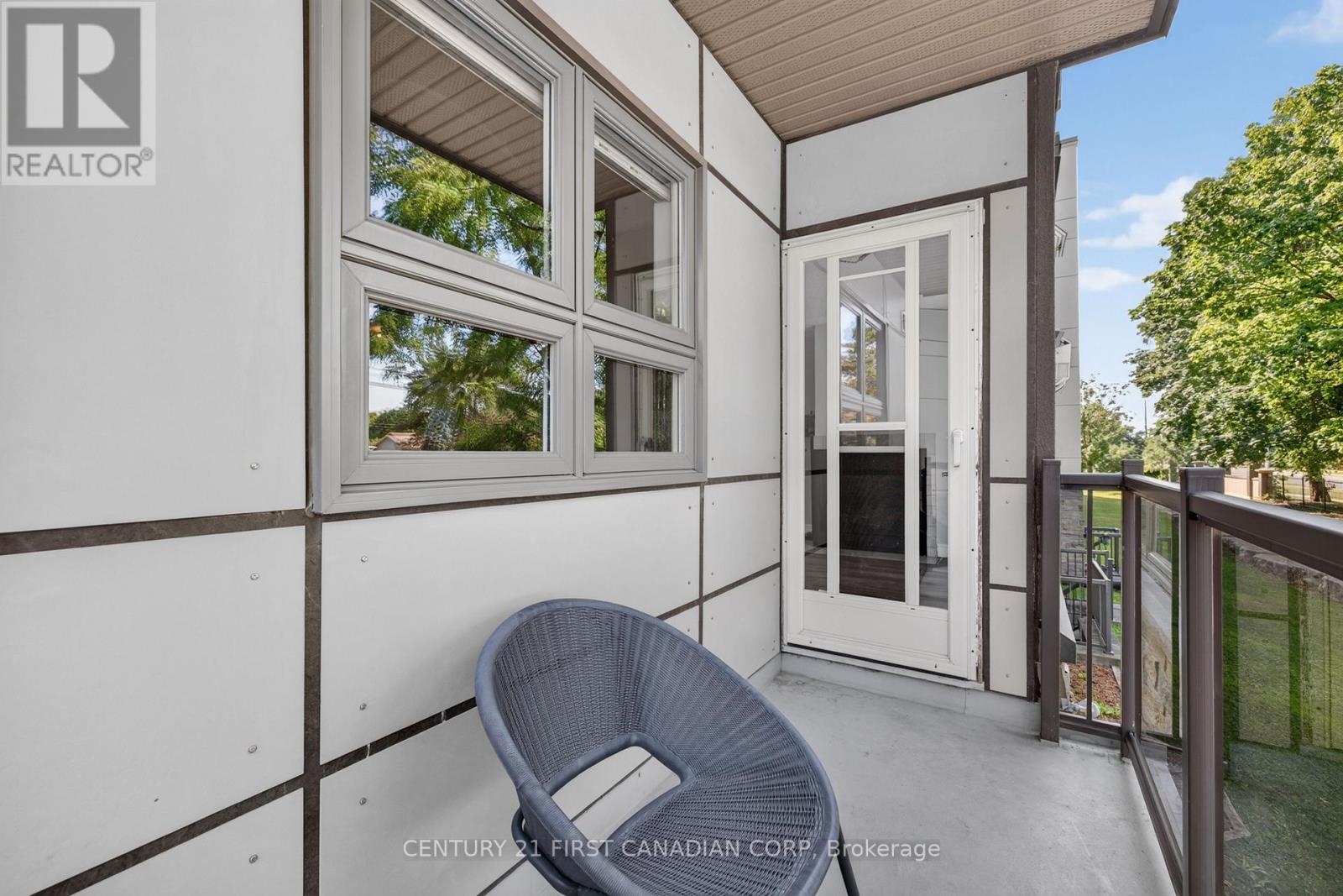 #222 15 JACKSWAY CRESCENT - 27