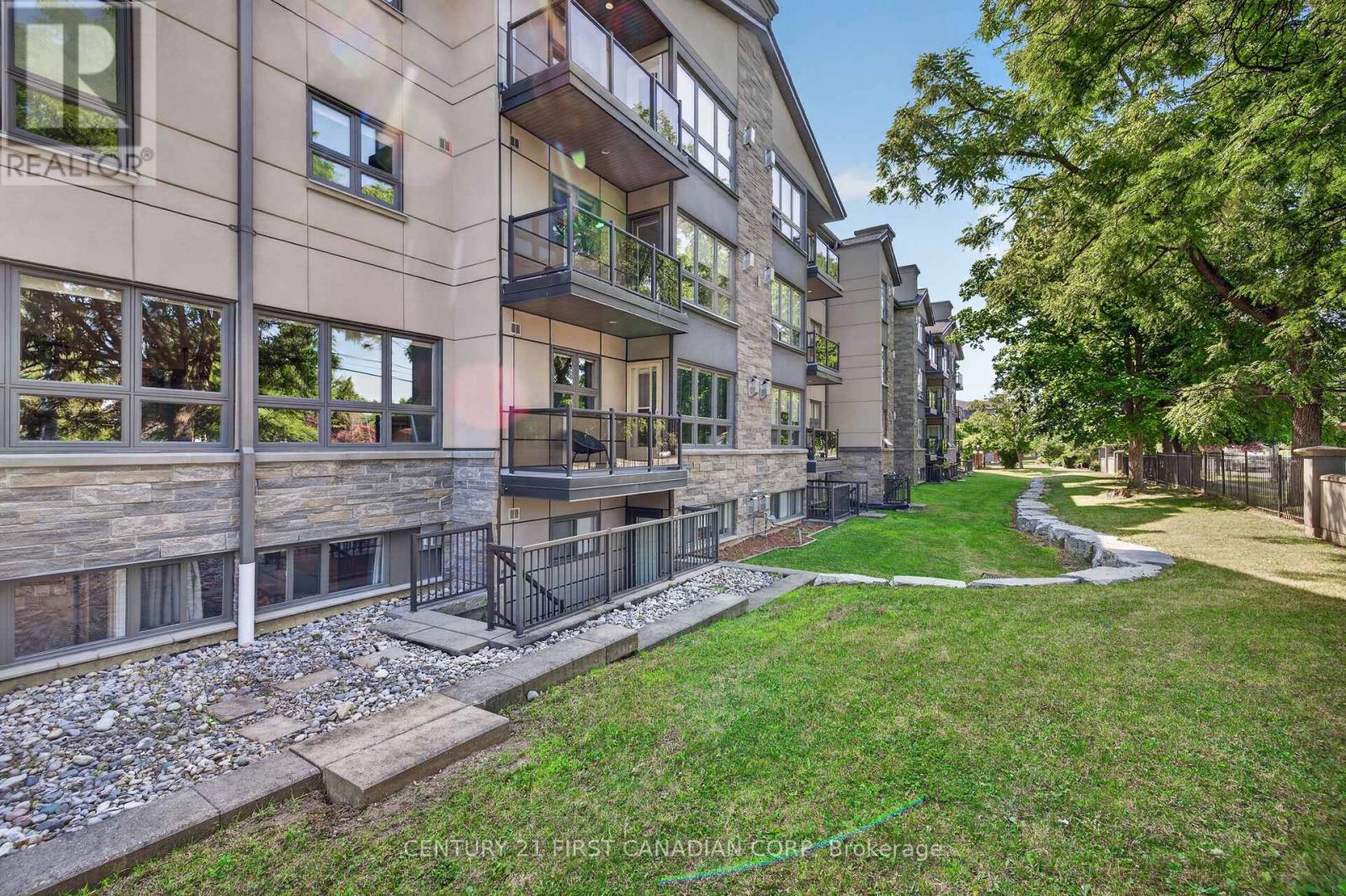 #222 15 JACKSWAY CRESCENT - 30