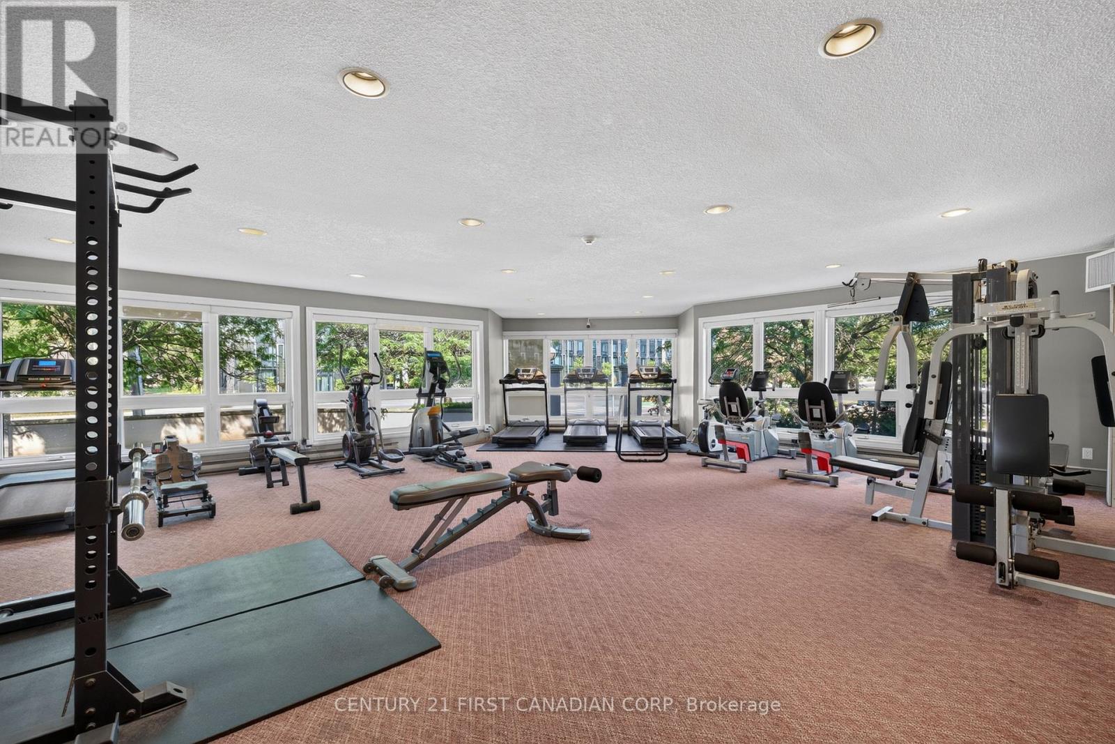 #222 15 JACKSWAY CRESCENT - 33