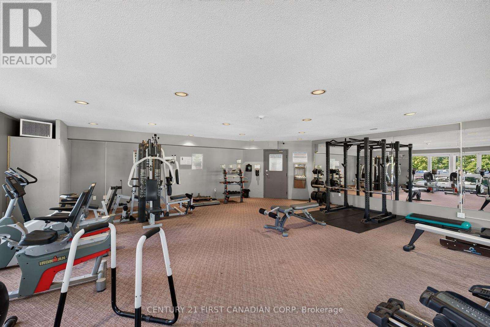 #222 15 JACKSWAY CRESCENT - 34