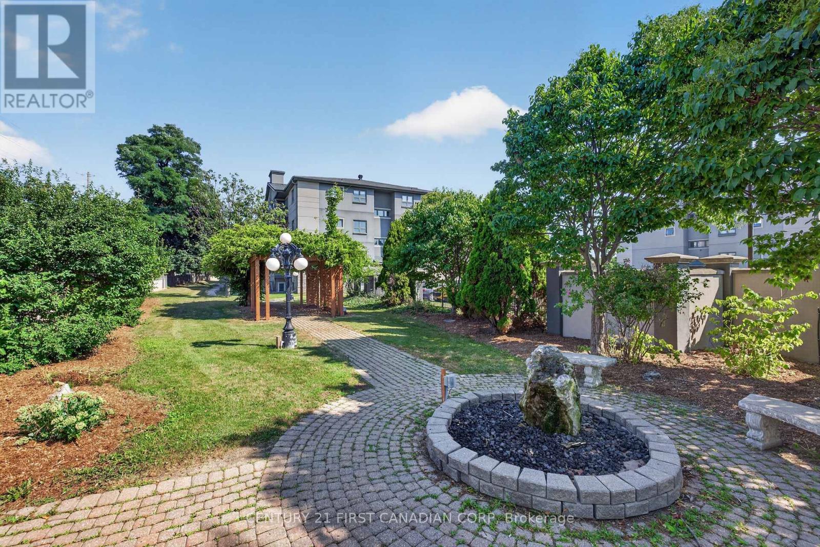 #222 15 JACKSWAY CRESCENT - 36
