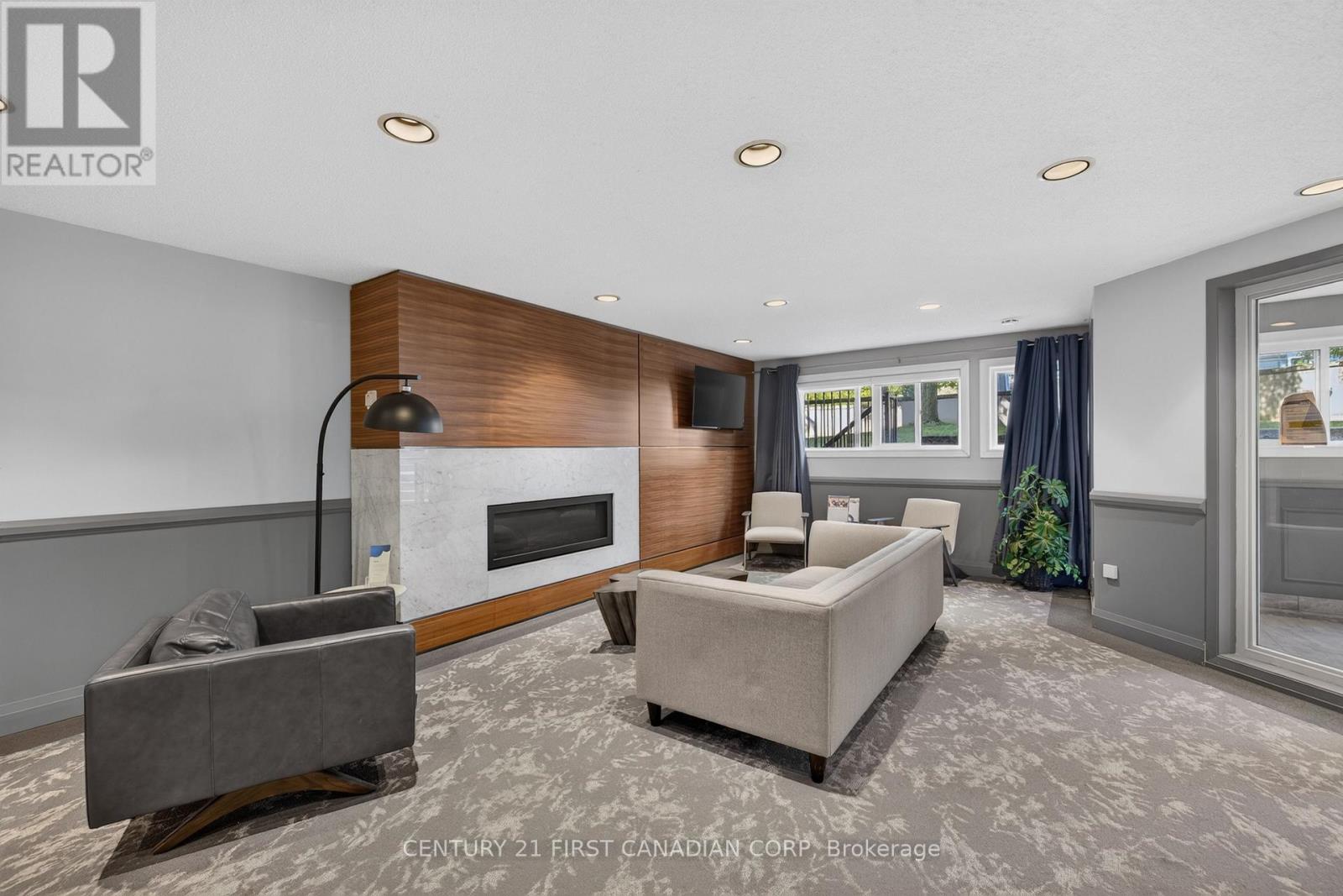 #222 15 JACKSWAY CRESCENT - 4