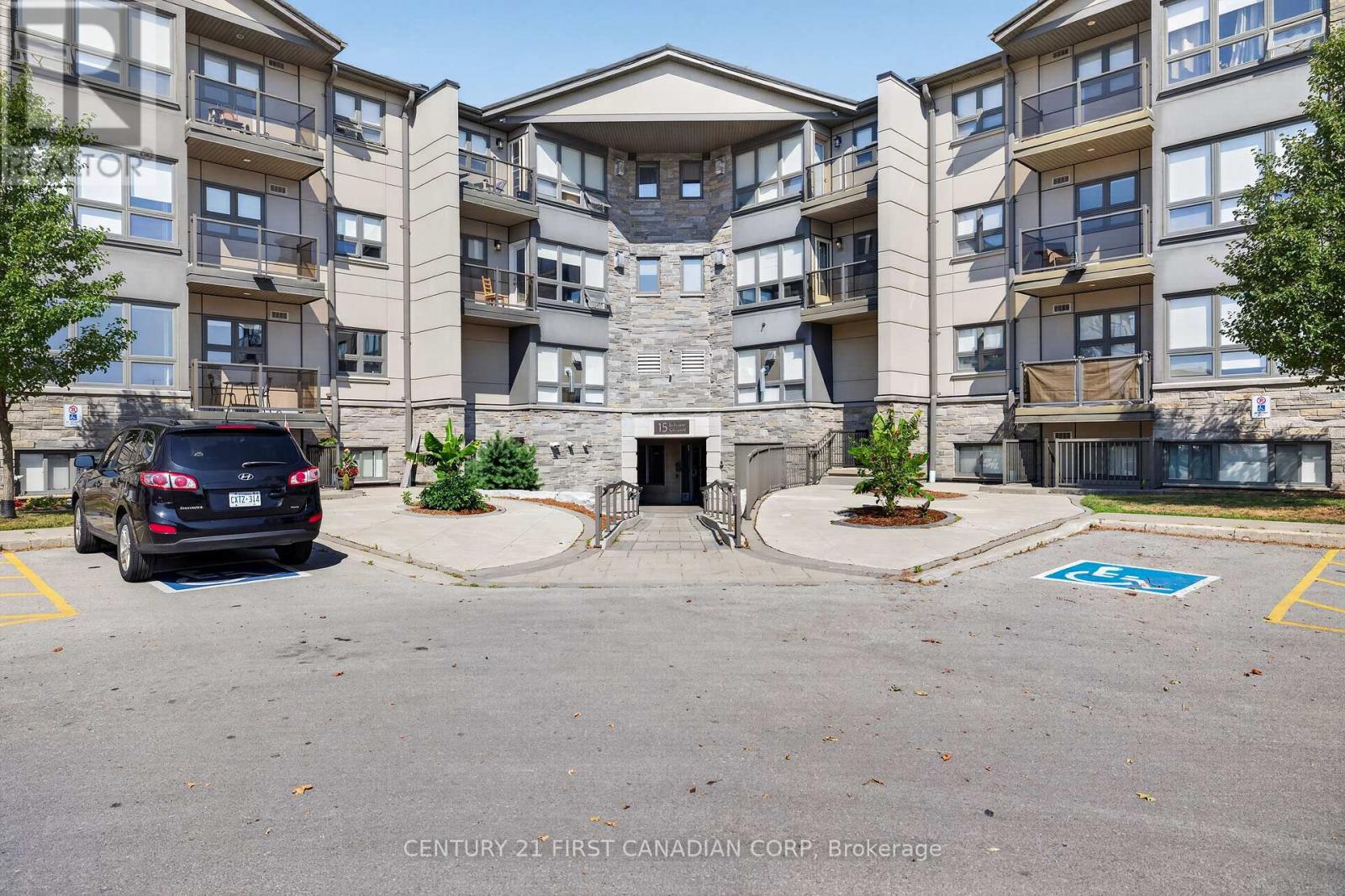 #222 15 JACKSWAY CRESCENT - 40