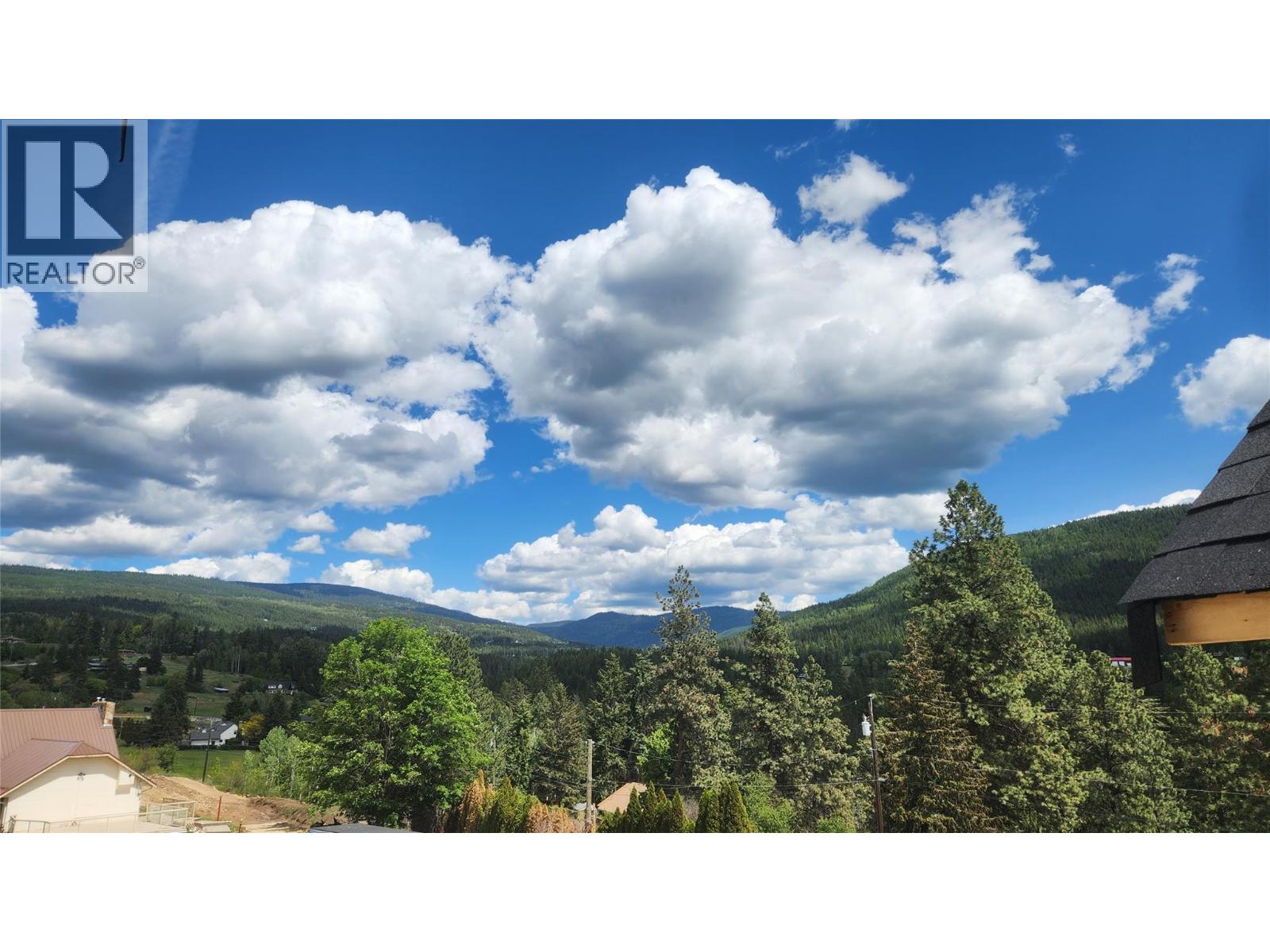 #26 7110 Bates Road - 11