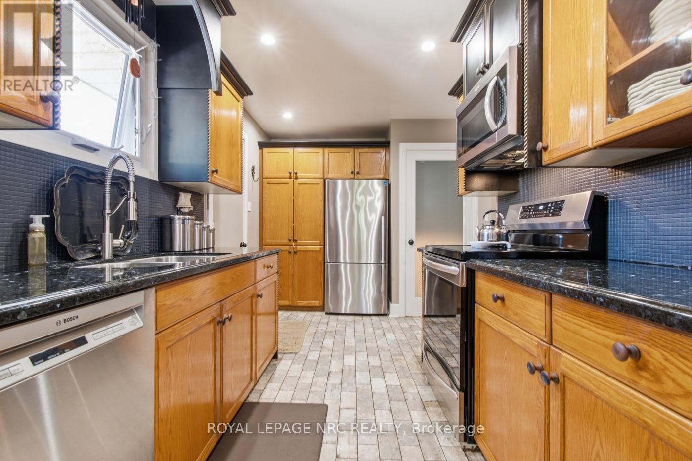 182 LEASIDE DRIVE - Image 11