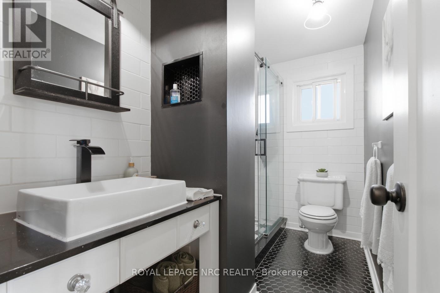 182 LEASIDE DRIVE - Image 15