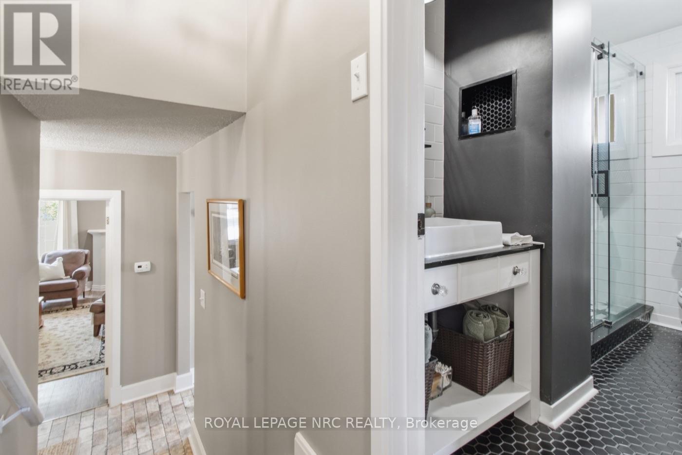 182 LEASIDE DRIVE - Image 19