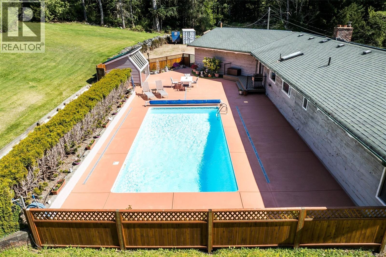 2595 Amanda Pl - 64