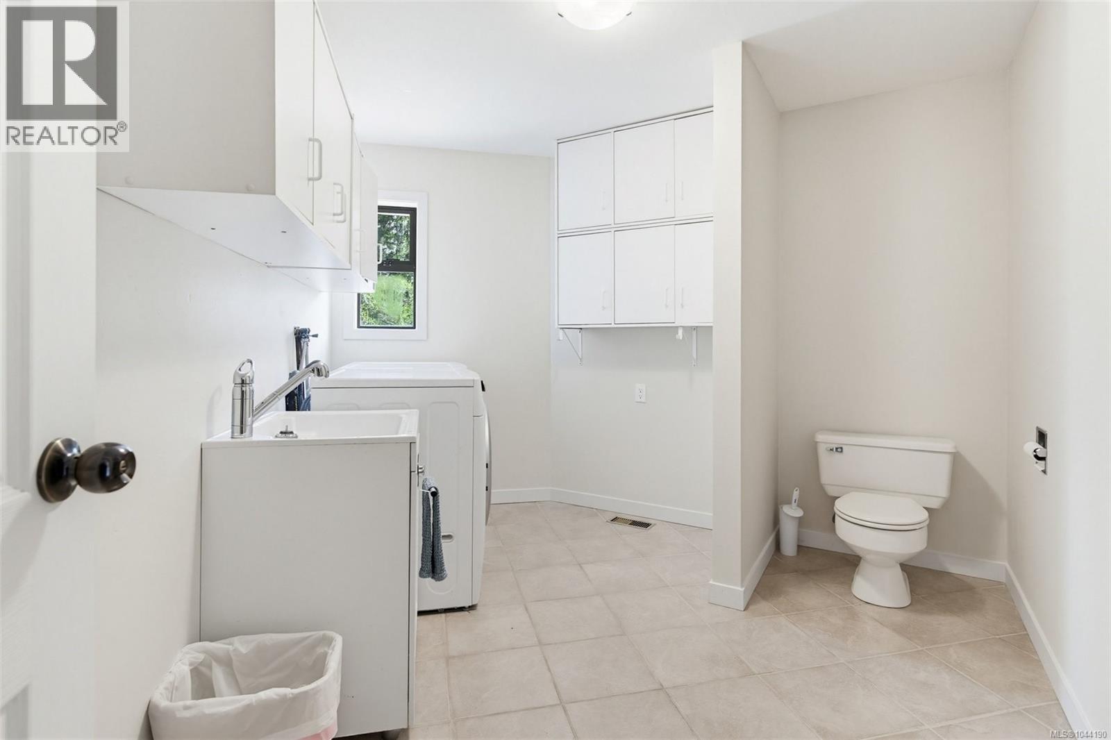 2595 Amanda Pl - 52