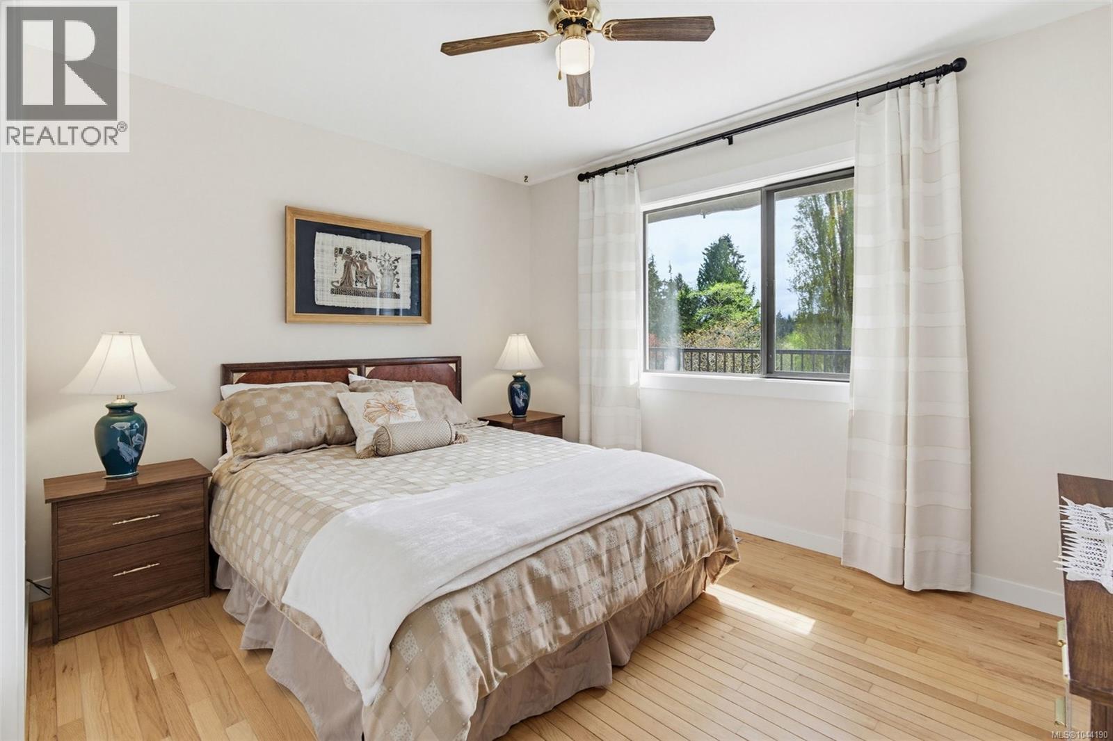 2595 Amanda Pl - 33