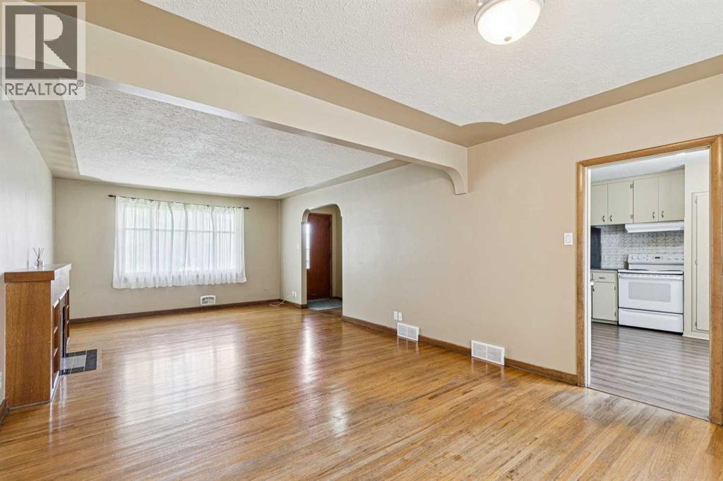 3103 13 Avenue SW - 8